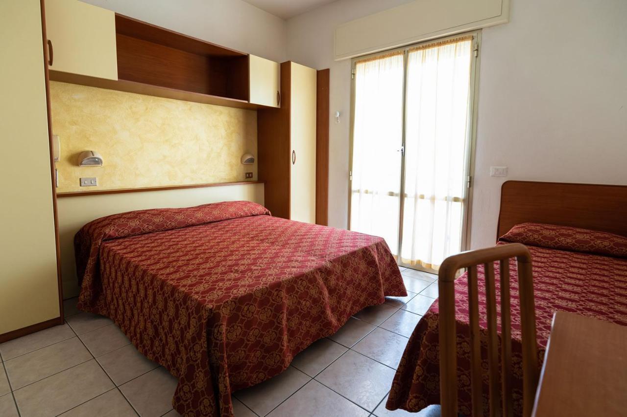 Hotel Zanella Cervia Exterior photo