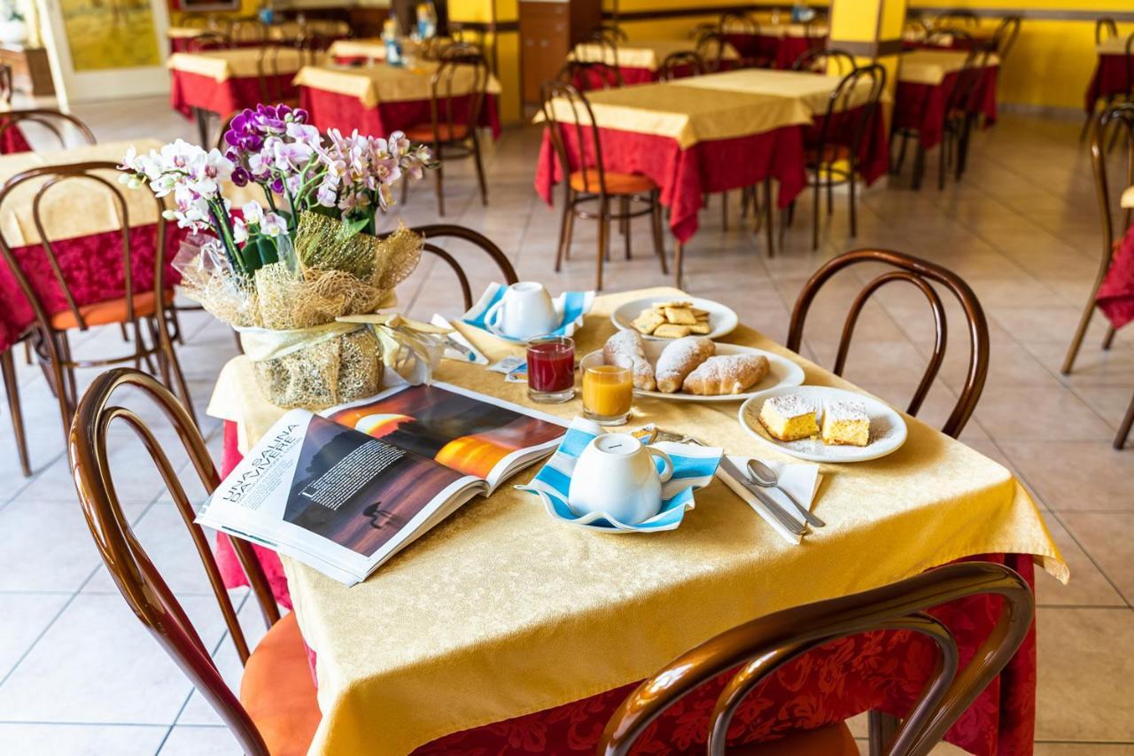 Hotel Zanella Cervia Exterior photo
