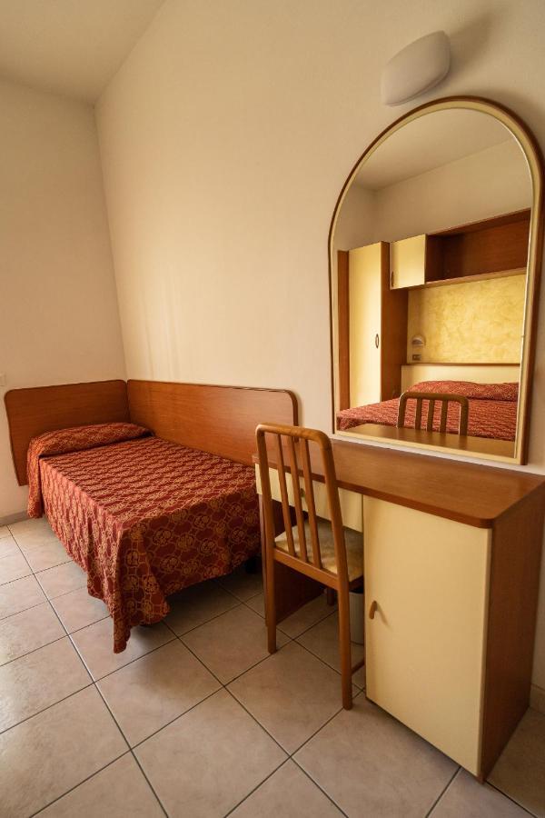 Hotel Zanella Cervia Exterior photo