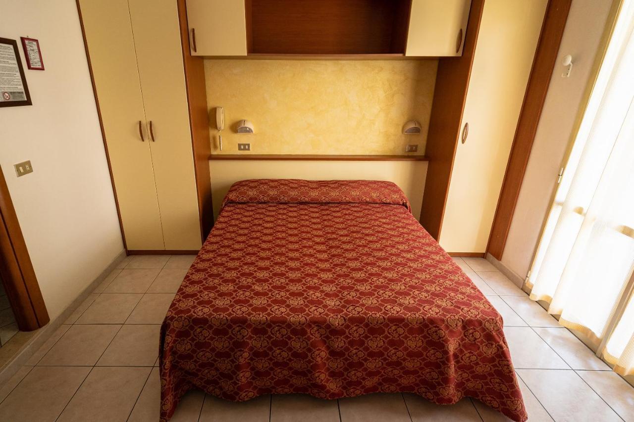 Hotel Zanella Cervia Exterior photo
