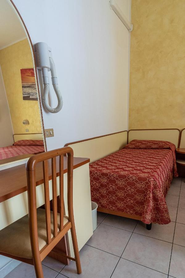 Hotel Zanella Cervia Exterior photo