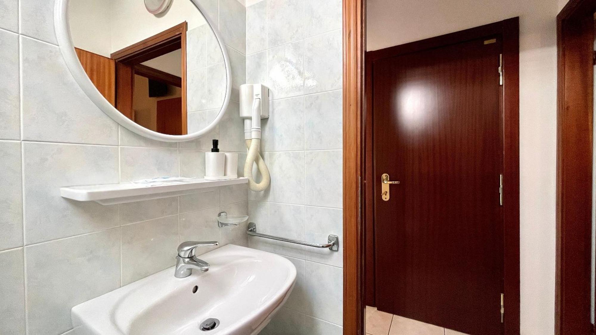 Hotel Zanella Cervia Exterior photo