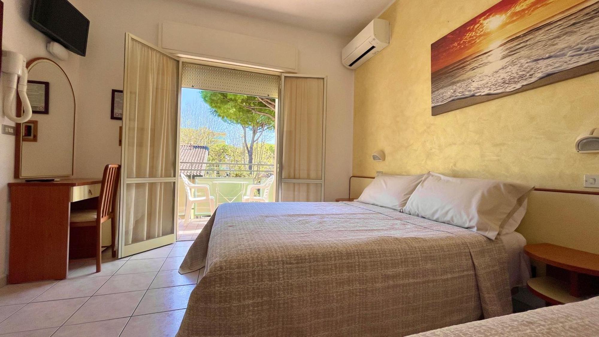 Hotel Zanella Cervia Exterior photo