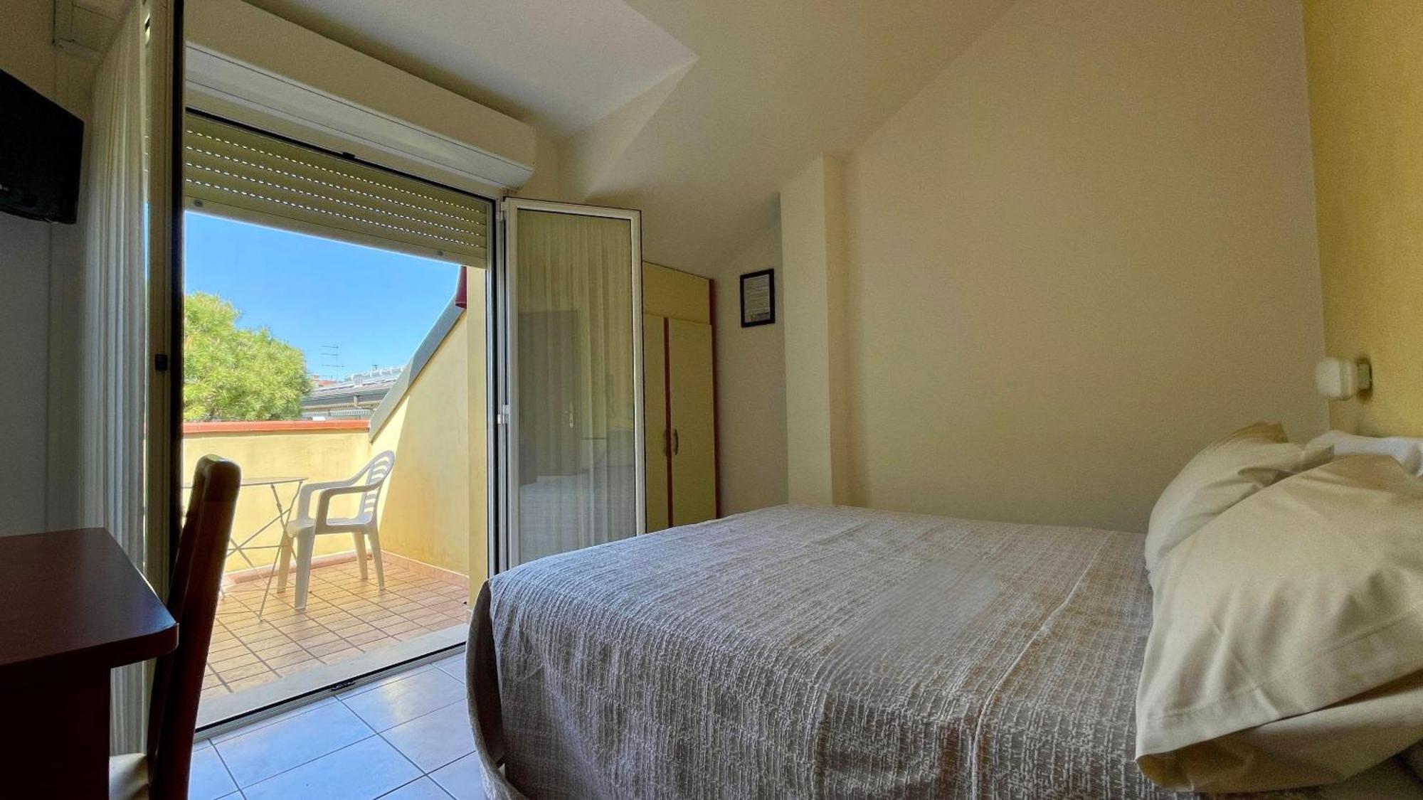 Hotel Zanella Cervia Exterior photo