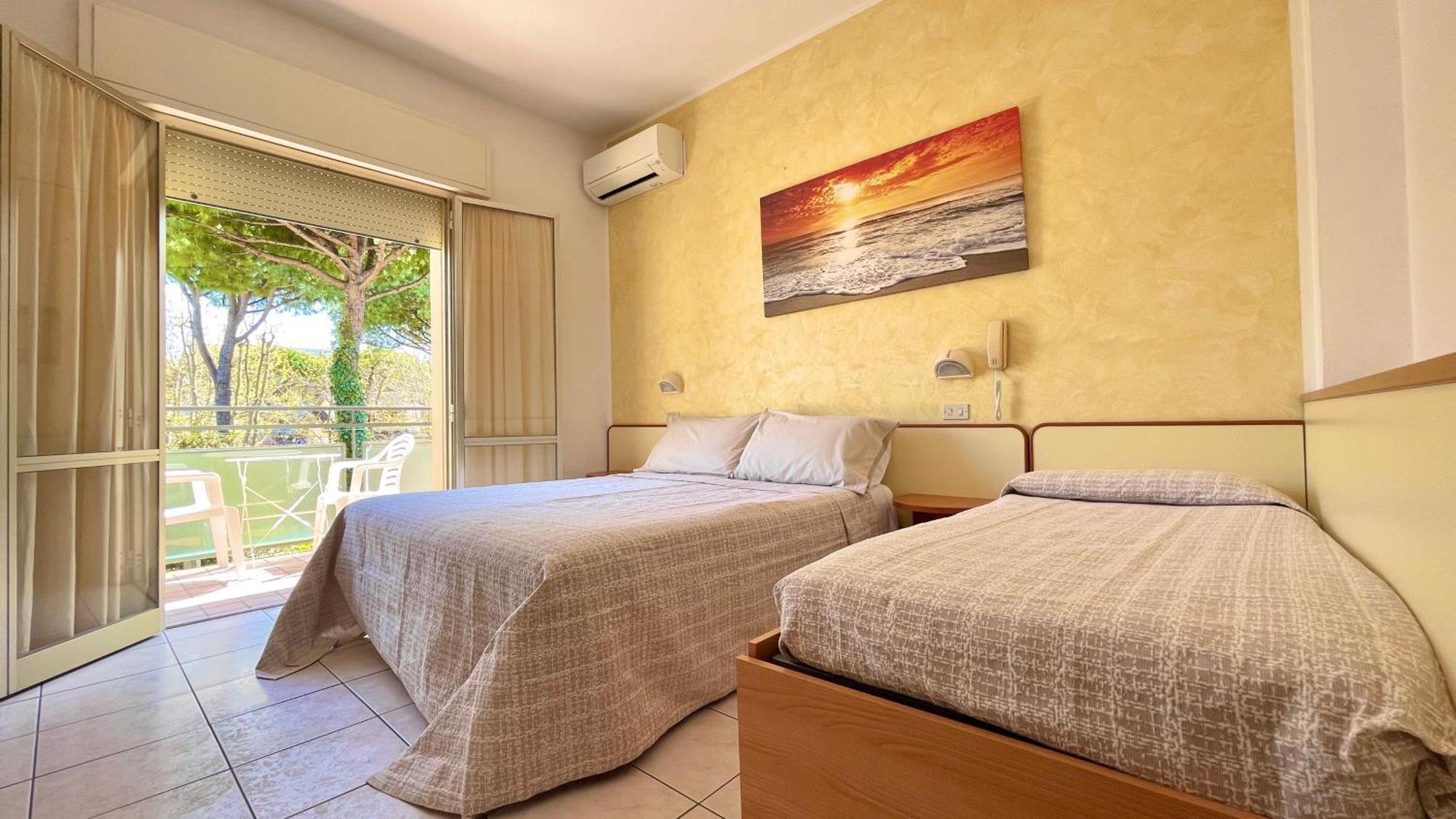 Hotel Zanella Cervia Exterior photo