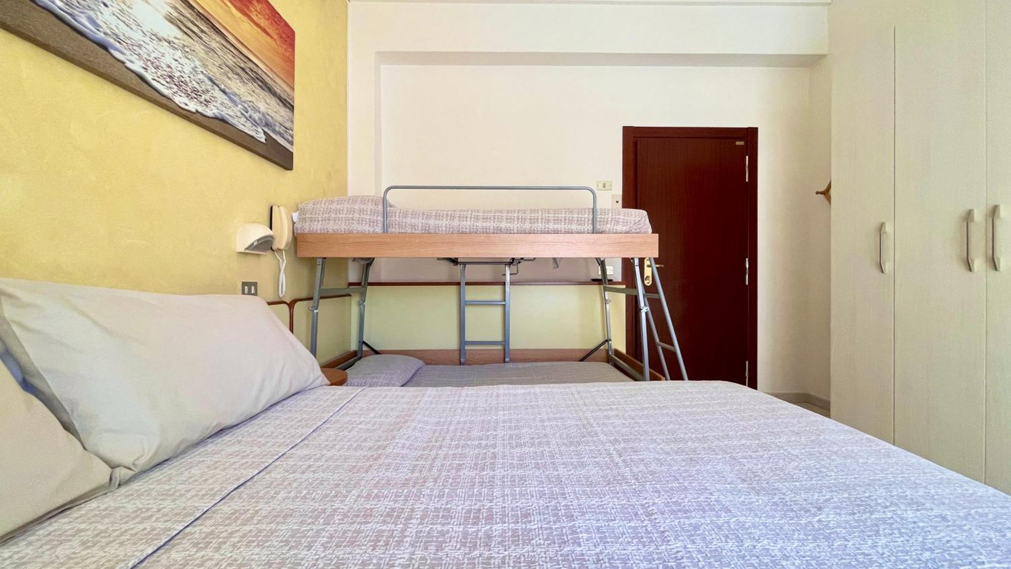 Hotel Zanella Cervia Exterior photo