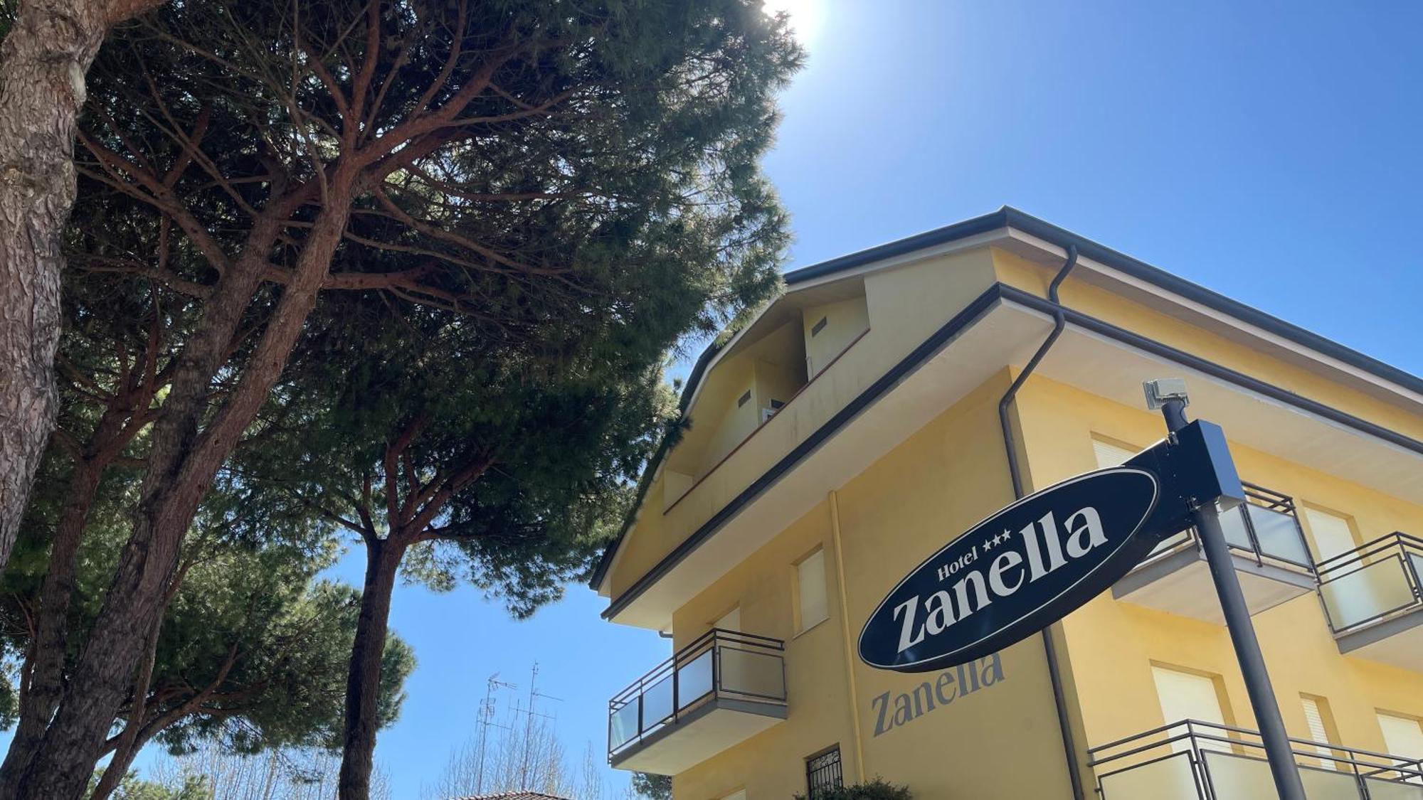 Hotel Zanella Cervia Exterior photo