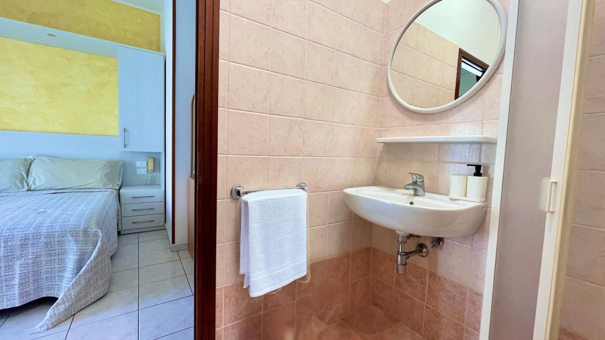 Hotel Zanella Cervia Exterior photo