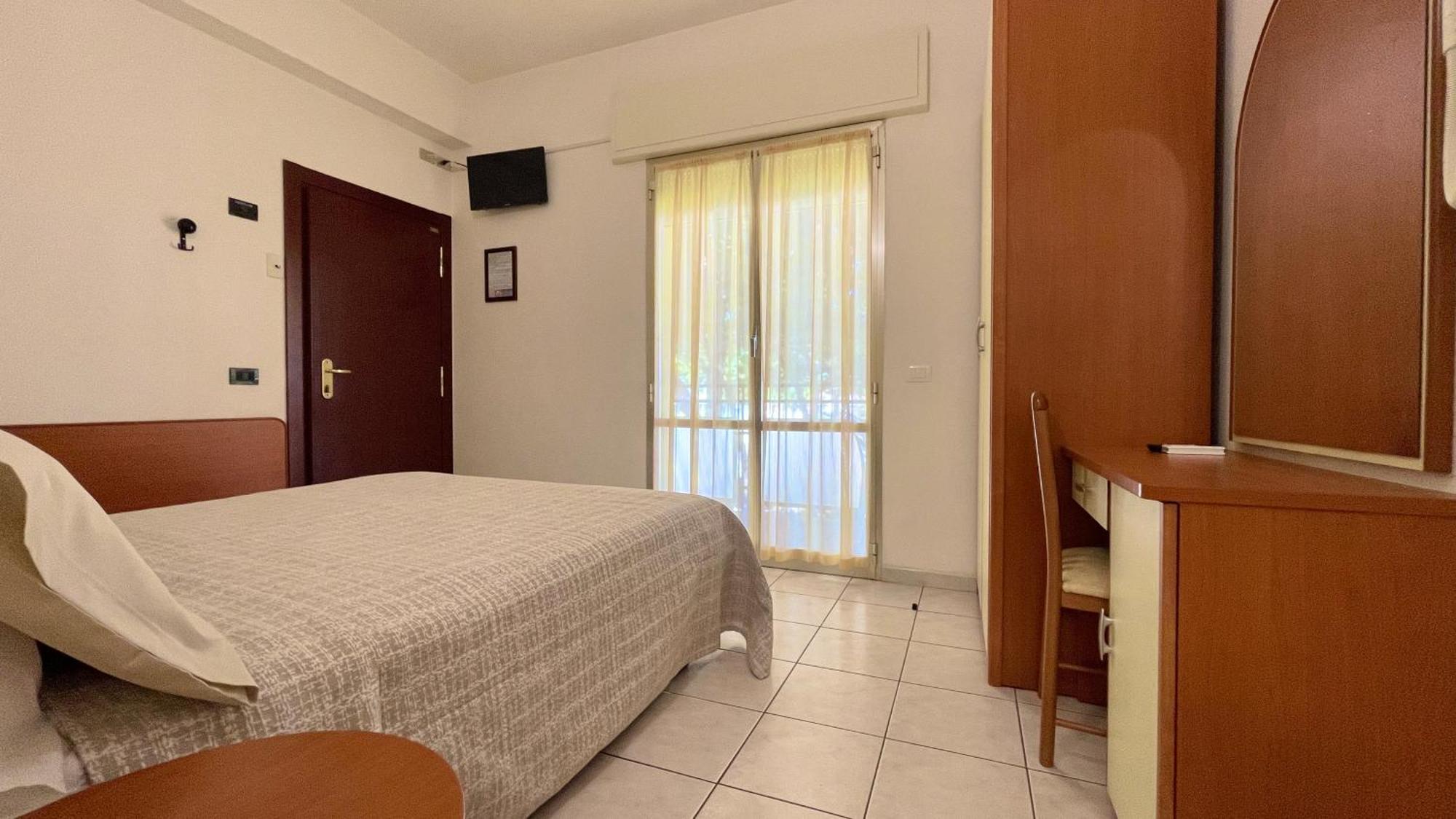 Hotel Zanella Cervia Exterior photo