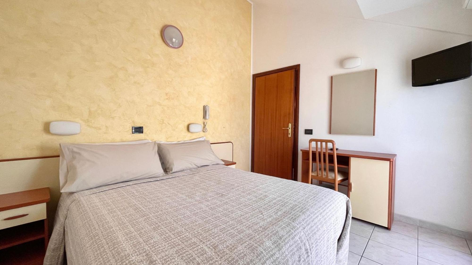 Hotel Zanella Cervia Exterior photo